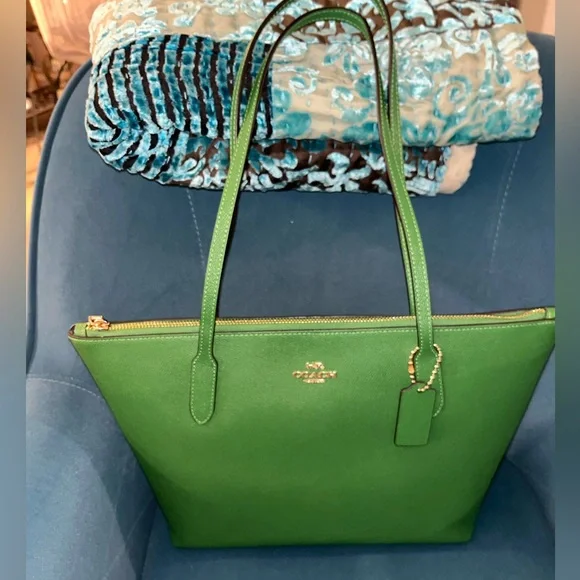 🆕 Coach Pebble Leather Zip Top Tote NWT - Picture 3 of 11